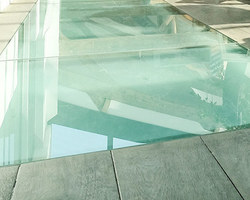 Plancher en verre sur mesure